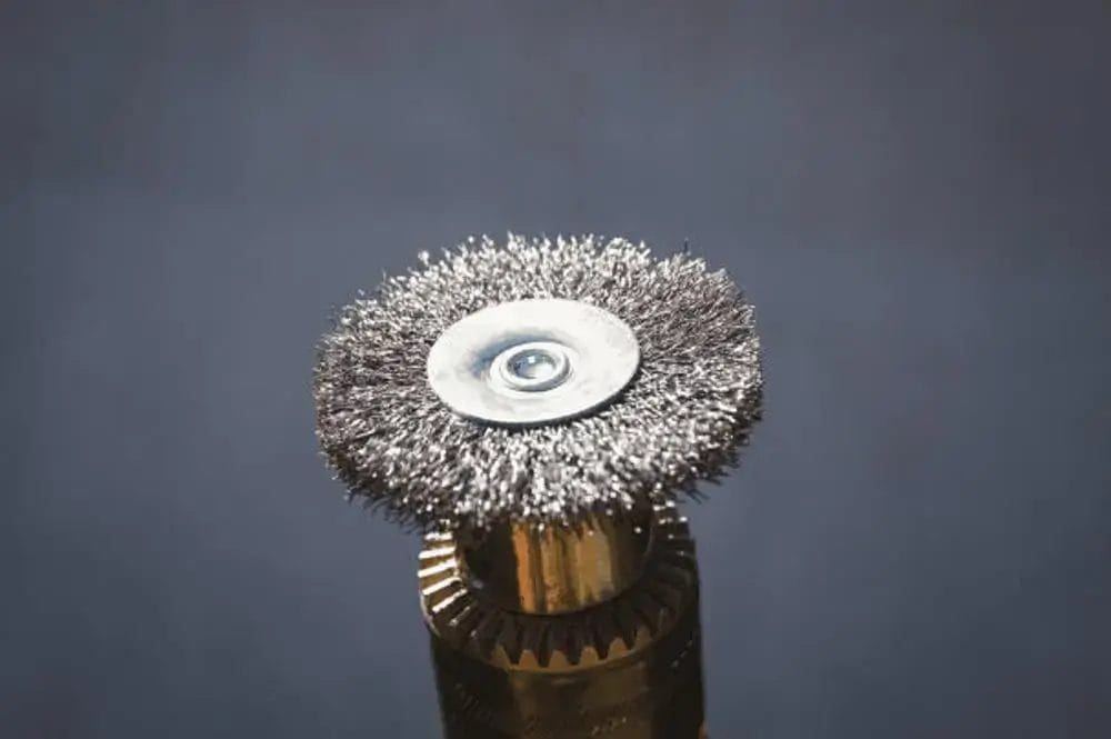 Чистка поверхности алюминием